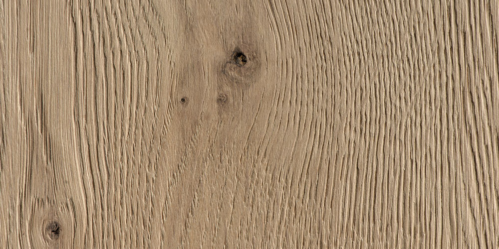 Balkeneiche längs gebürstet